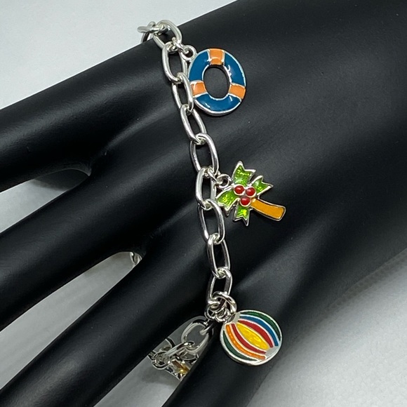 Silver bracelet with enamel beach charms. - Picture 4 of 7
